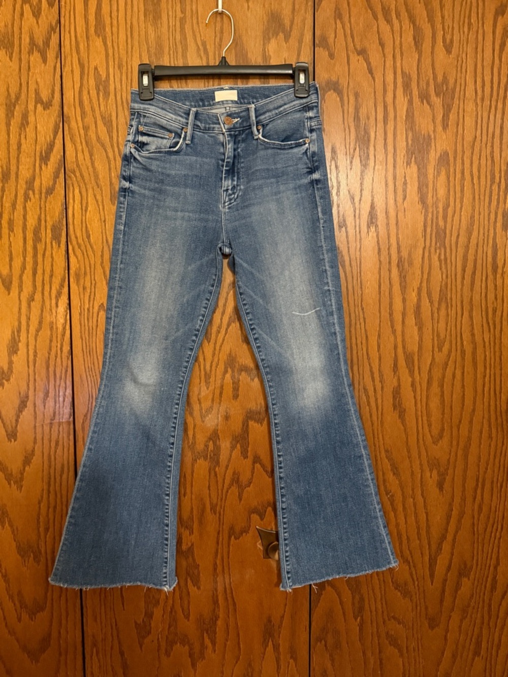 MOTHER Weekender Fray Flare Jeans Groovin Wash Raw Hem Size 25